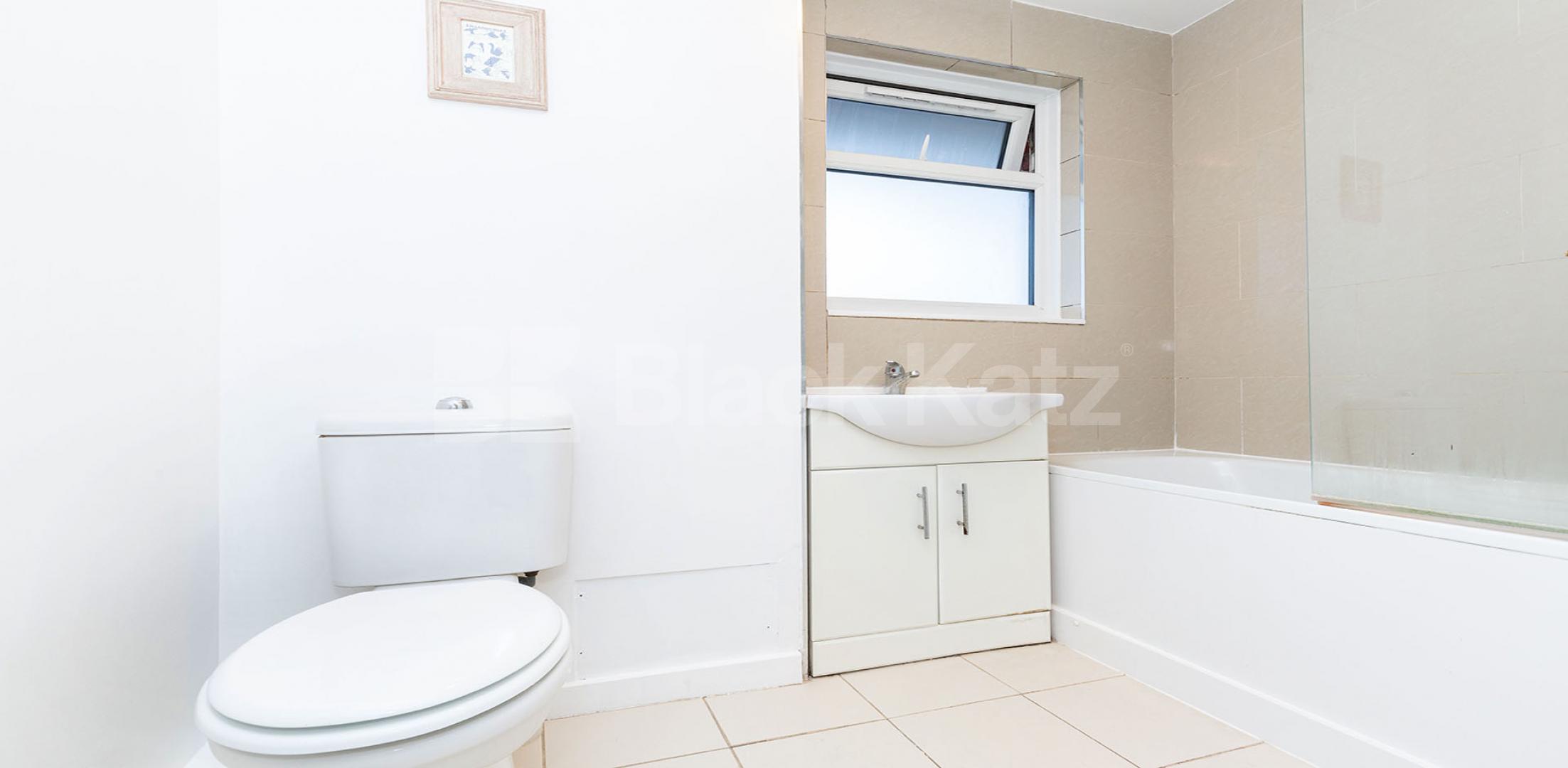 			4 Bedroom, 1 bath, 1 reception Apartment			 Parnell Road , Bow E3